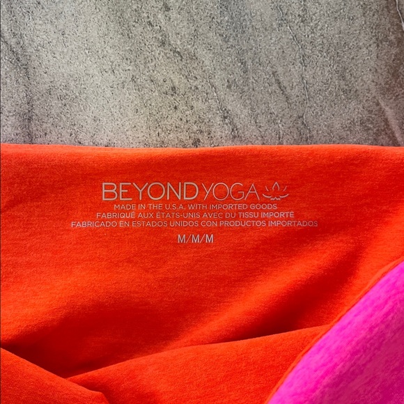 🧡 Beyond Yoga Vitality Spacedye Tank Top Colorblock Size Medium Pink Orange - Picture 6 of 8